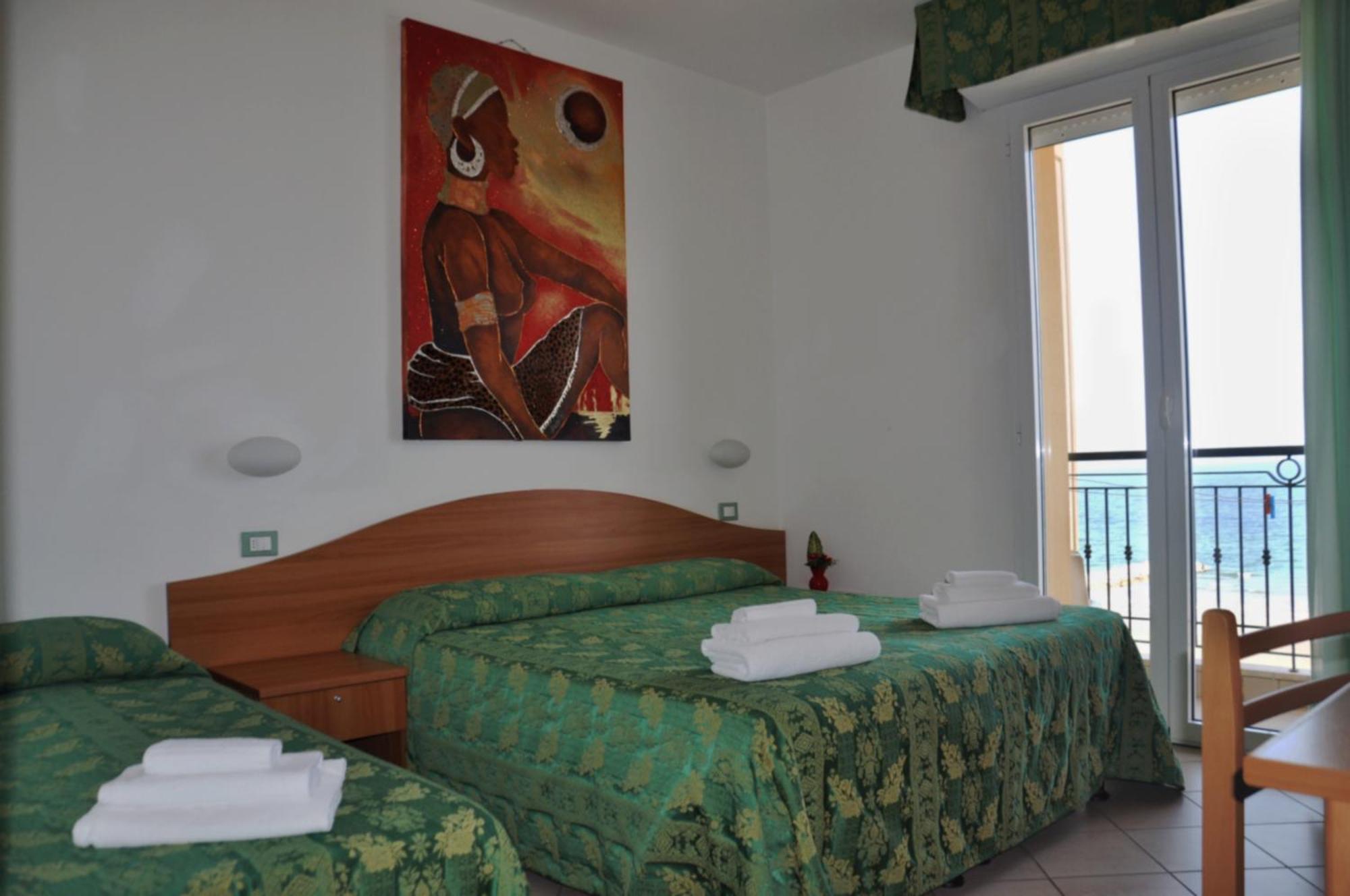 Hotel Belvedere 米萨诺阿德里亚蒂科 外观 照片